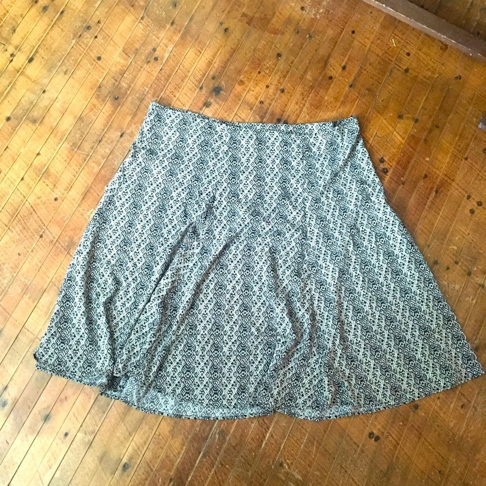 C.J. Banks snakeskin pattern NWT lightweight flowy boho skirt